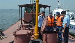 Hải Phòng: Bắt giữ tàu chở hơn 100.000 lít dầu không nguồn gốc