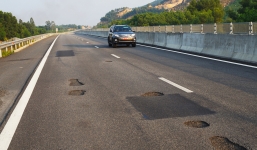 Bộ GTVT lên tiếng vụ cao tốc 34.000 tỷ chi chít ổ gà