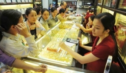 Giá vàng hôm nay 11/10: Đồng USD trượt dốc, giá vàng tăng mạnh