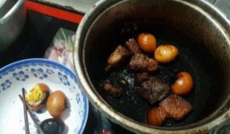 Lại thêm một nồi trứng kho thịt cháy đen chứng minh truyền thuyết 'đẻ xong để quên não ở bệnh viện' là có thật