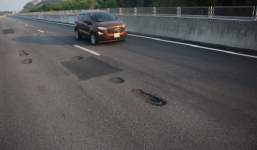 Cao tốc 34 nghìn tỉ đồng hư hỏng: Giám đốc Ban quản lý viết kiểm điểm