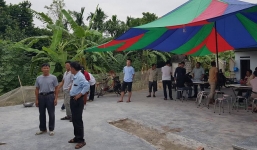 Chém người nguy kịch, nhóm côn đồ cầm hung khí chặn cửa siêu thị không cho cứu chữa