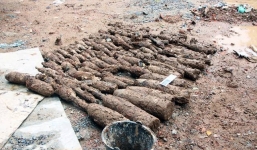 Đào hố công trình trúng hầm đạn còn nguyên ngòi nổ ở Quảng Trị