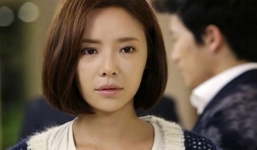 Vắng nhà 1 ngày về thấy đôi dép của mình để sai vị trí, từ đó vợ phát hiện ra một bí mật cay đắng