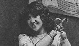 Đêm kinh hoàng của thiếu nữ 15 tuổi, bị cưỡng bức, chặt tay rồi vứt bên đường, cuối cùng lại bị hung thủ kiện ngược