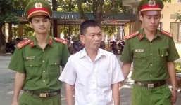 Gửi xe quên rút chiều khóa, bị nhân viên bảo vệ mở cốp lấy gần trăm triệu đồng