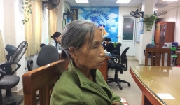 Nghẹn ngào phút bà đón cháu sinh non mất cha mẹ trong vụ cháy ở Đê La Thành