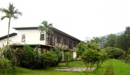 Chồng ca sỹ Mỹ Linh nói về biệt thự vi phạm: 'Chúng tôi có sổ đỏ và xây dựng trên đất thổ cư'