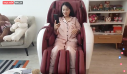 Livestream Nhã Phương vô tình để lộ bụng to đùng