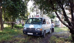 Để lại thư tuyệt mệnh xin lỗi vợ và con trai, người đàn ông treo cổ trong đình