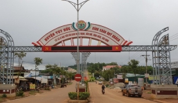 Quan hệ bất chính, một huyện ủy viên bị cách chức