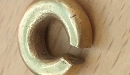 Đào được miếng vàng bé tí, kiểm tra ngã ngửa vì là báu vật 3000 năm tuổi