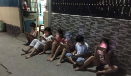 Đêm đã khuya mà quán cafe vẫn khổ vì mấy kẻ dùng ké wifi, tìm ra 'thủ phạm' chủ quán không biết nên cười hay khóc