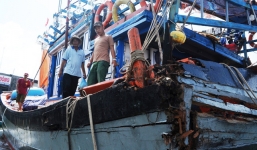 Tàu cá Quảng Nam bị tàu nước ngoài tấn công vô cớ ở Hoàng Sa