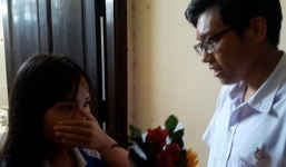 Học sinh Thái Phiên (Đà Nẵng) vây kín nhà vệ sinh nữ xem màn tỏ tình lãng mạn như phim