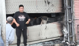 Ảnh: Hiện trường vụ cửa hàng hoa dữ dội lúc rạng sáng, 2 cô gái tử vong