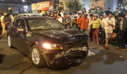 Cận cảnh hiện trường kinh hoàng  vụ ô tô BMW tông hàng loạt xe máy, taxi, nhiều người thương vong ở TP.HCM