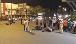 Nhân chứng vụ ô tô BMW tông hàng loạt xe: 'Tôi đang chờ đèn đỏ thì bị hất tung lên trời'