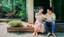 Cuộc sống hạnh phúc của cặp vợ chồng trong ngôi nhà vườn xanh mát, không điều hòa, không ti vi