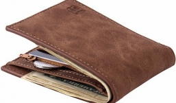 Bị mất ví với tất cả tiền làm thêm bên trong, cậu bé bất ngờ tìm được 1 năm sau đó