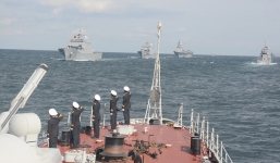 Chiến hạm Việt Nam sang Trung Quốc tập trận