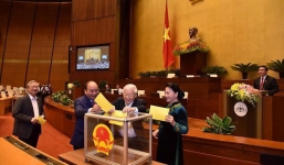 Quốc hội hoàn tất bỏ phiếu kín bầu Tổng Bí thư làm Chủ tịch nước