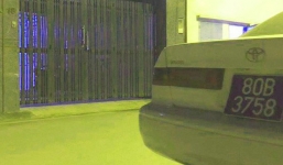 Xe Toyota lắp biển 80B giả, bật còi ưu tiên gây náo loạn đường để đến công ty bất động sản