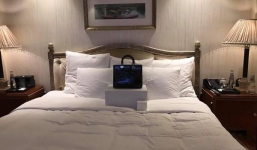 Thu Minh khoe được chồng Tây tặng túi xách cá sấu nửa tỷ đồng, thế giới có 3 chiếc