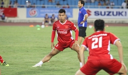 Cuối cùng Văn Thanh cũng được sang Hàn Quốc điều trị chấn thương đứt dây chằng