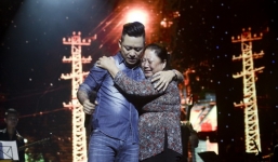 Tuấn Hưng kiệt quệ vì tai nạn liên tiếp, mẹ đẻ phải bán nhà lo cho con