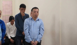 Người đàn ông xả súng AK bắn chết lễ tân khách sạn, ra tòa trình báo... bị tâm thần