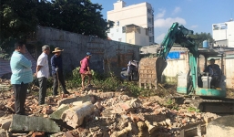 Biệt thự có kiến trúc Pháp gần 100 tuổi hoang phế ở Sài Gòn bị tháo dỡ