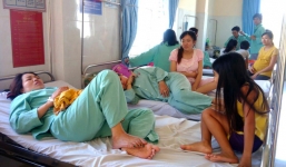 Ăn đậu hũ bốc mùi hôi, 99 công nhân tại Đồng Nai phải nhập viện cấp cứu