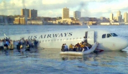 Thế kỷ 21 đã chứng kiến 3 chuyến bay màu nhiệm: Rơi thẳng xuống biển và tỉ lệ sống sót gần 100\%