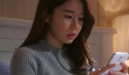 Cay đắng biết mình bị cắm sừng vì tối nào vợ cũng có 'tin nhắn nhà mạng', chồng nói một câu khiến cô ân hận