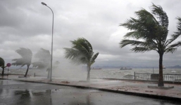 Siêu bão Yutu giật cấp 16 tiến vào biển Đông, gây mưa lớn cục bộ