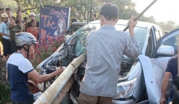 Xe Innova chở 9 người gặp tai nạn, bé trai 3 tuổi tử vong 