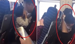 Clip bố thản nhiên vén áo vuốt ve, hôn khắp cơ thể con gái 5 tuổi trên tàu cao tốc