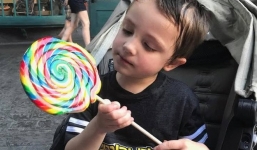 Bé trai tự kỷ chết đột ngột, lịch sử tìm kiếm ghê rợn trên máy tính khiến cảnh sát lập tức bắt giữ người mẹ