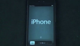 iPhone 5 vừa chính thức 'chết': Bị Apple đưa vào hạng đồ cổ, ngừng hỗ trợ sửa chữa và thay thế