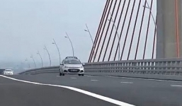 Cầu Bạch Đằng 7.000 tỷ đồng bị phản ánh vừa thông xe đã lún võng