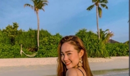 Minh Hằng lần đầu đăng ảnh nắm tay chàng trai bí ẩn, fan lập tức réo gọi nên sớm công khai vì giấu kín quá lâu!