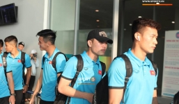 Xuân Trường 'bắn' tiếng Anh như gió với người nước ngoài ở sân bay