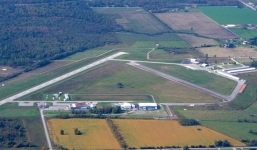 Hy hữu: Hai máy bay 'đấu đầu' trên không, phi công 82 tuổi tử vong