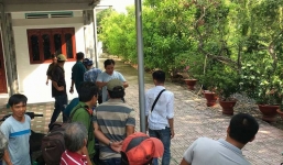 Định vị xe máy, phát hiện vợ vào nhà nghỉ cùng trai 'lạ', chồng đâm chết người ở Sài Gòn