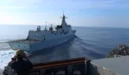Tiết lộ đoạn video tàu Trung Quốc đe dọa đâm chiến hạm Mỹ trên Biển Đông
