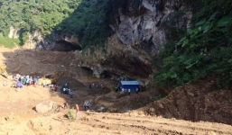 Vỡ đập nước tràn vào hang vàng, 2 phu vàng bị mắc kẹt