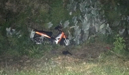 Xe máy lao xuống mương, 1 người tử vong, 2 người bị thương nặng