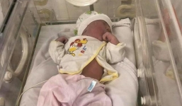 Quảng Ninh: Phát hiện một bé gái sơ sinh được để trong túi bóng bỏ rơi tại bệnh viện