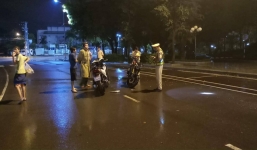 CSGT ngã khi làm việc với dân, trưởng công an: 'Chưa biết tự trượt ngã hay trúng cùi chỏ'